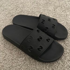 Gucci rubber GG slides size 9 women